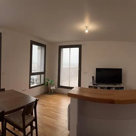 Rooftop Duplex With Terrace Overlooking The Eiffel Tower * باريس