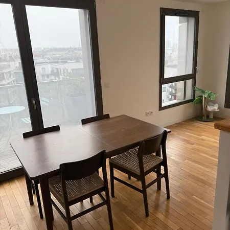 Rooftop Duplex With Terrace Overlooking The Eiffel Tower Paryż